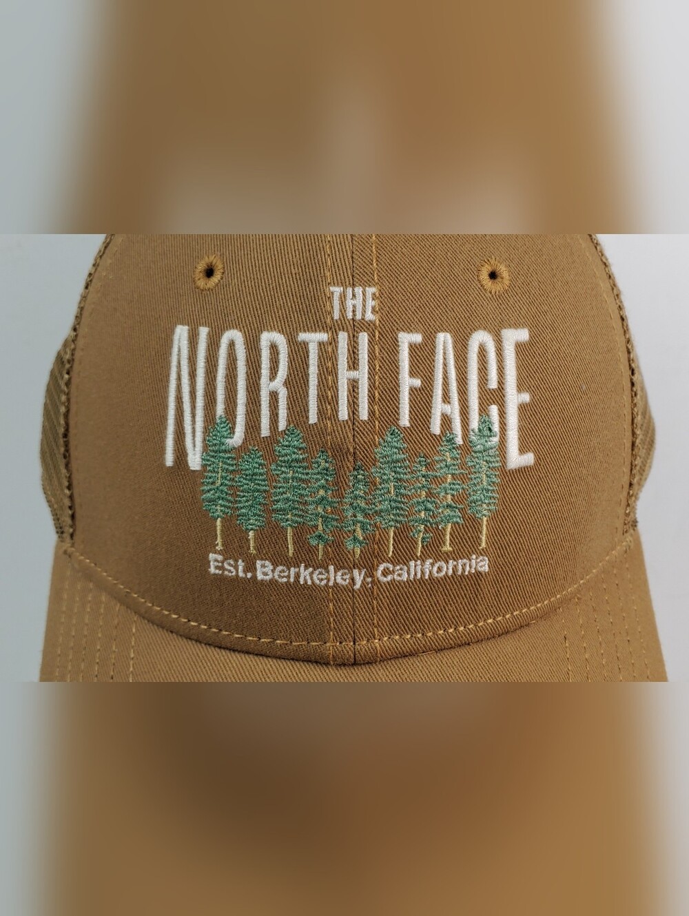 The North Face Mens Berkley California Embroidered Trucker Hat Cap NO TAGS - EUC